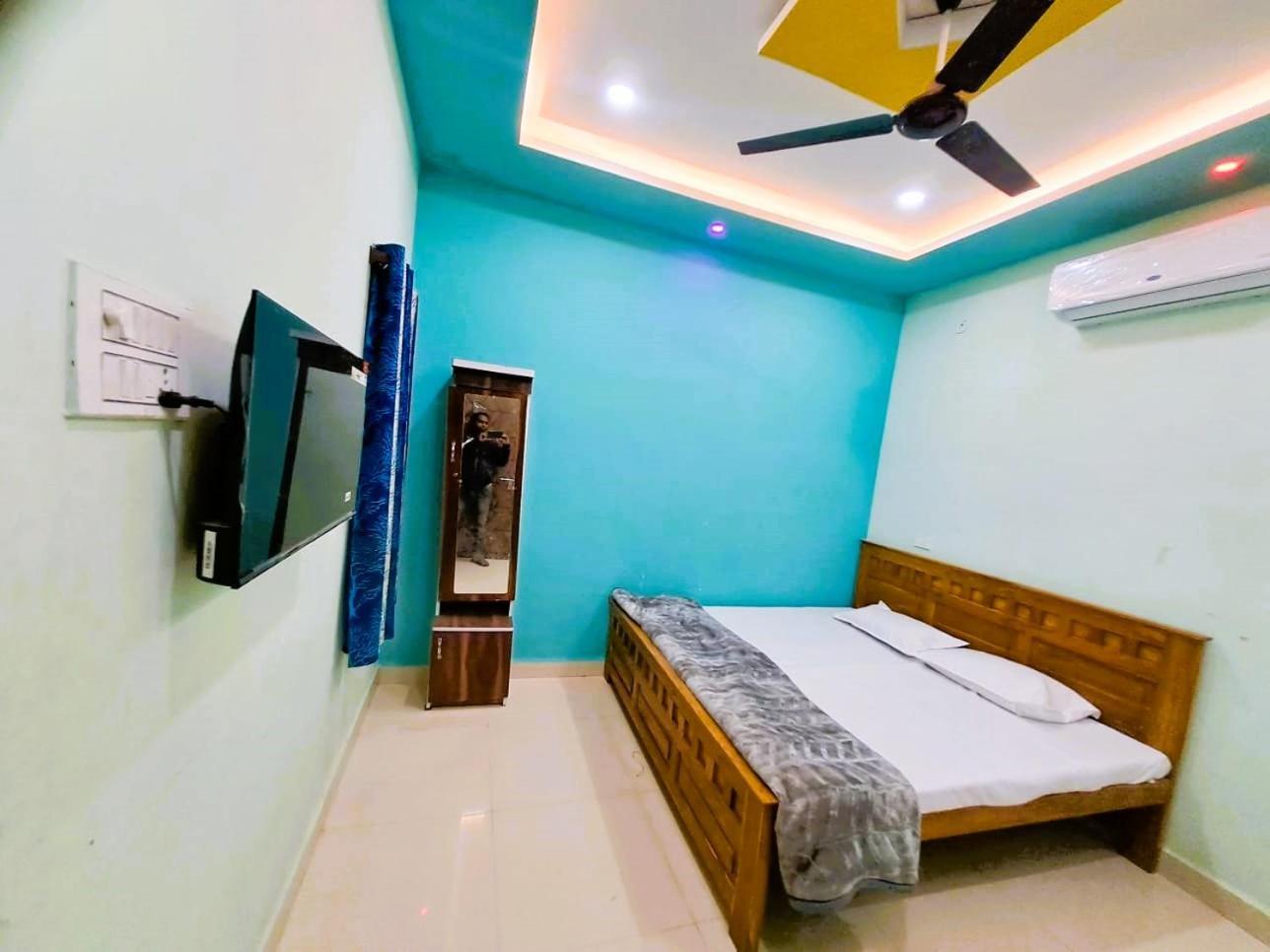 Utsav Lodge And Mangal Bhavan Pipariā Zewnętrze zdjęcie