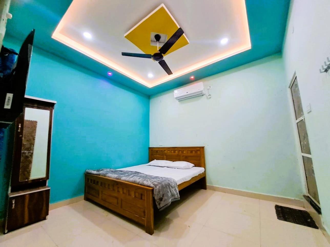 Utsav Lodge And Mangal Bhavan Pipariā Zewnętrze zdjęcie