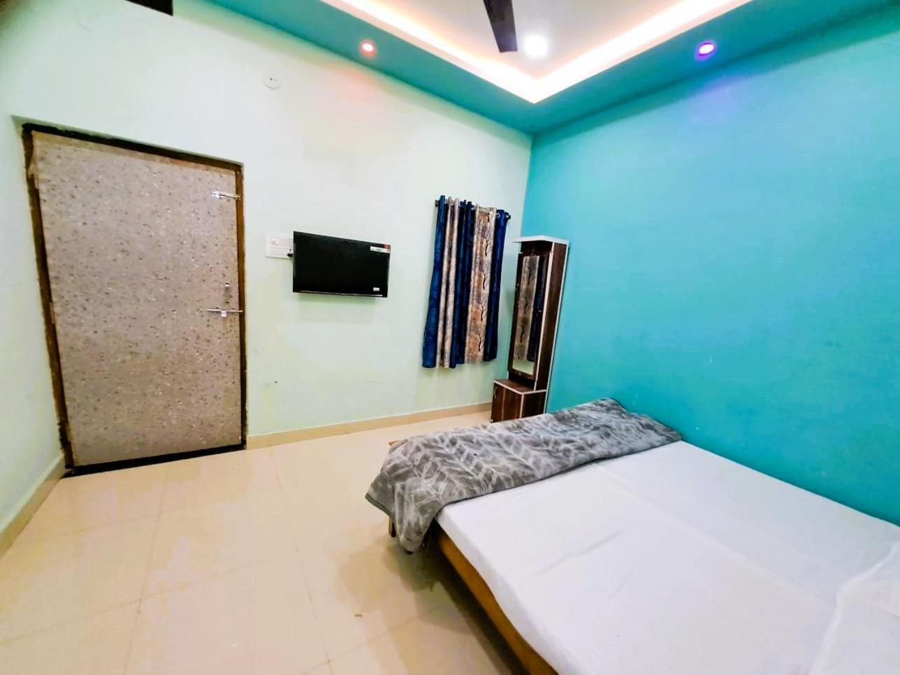 Utsav Lodge And Mangal Bhavan Pipariā Zewnętrze zdjęcie