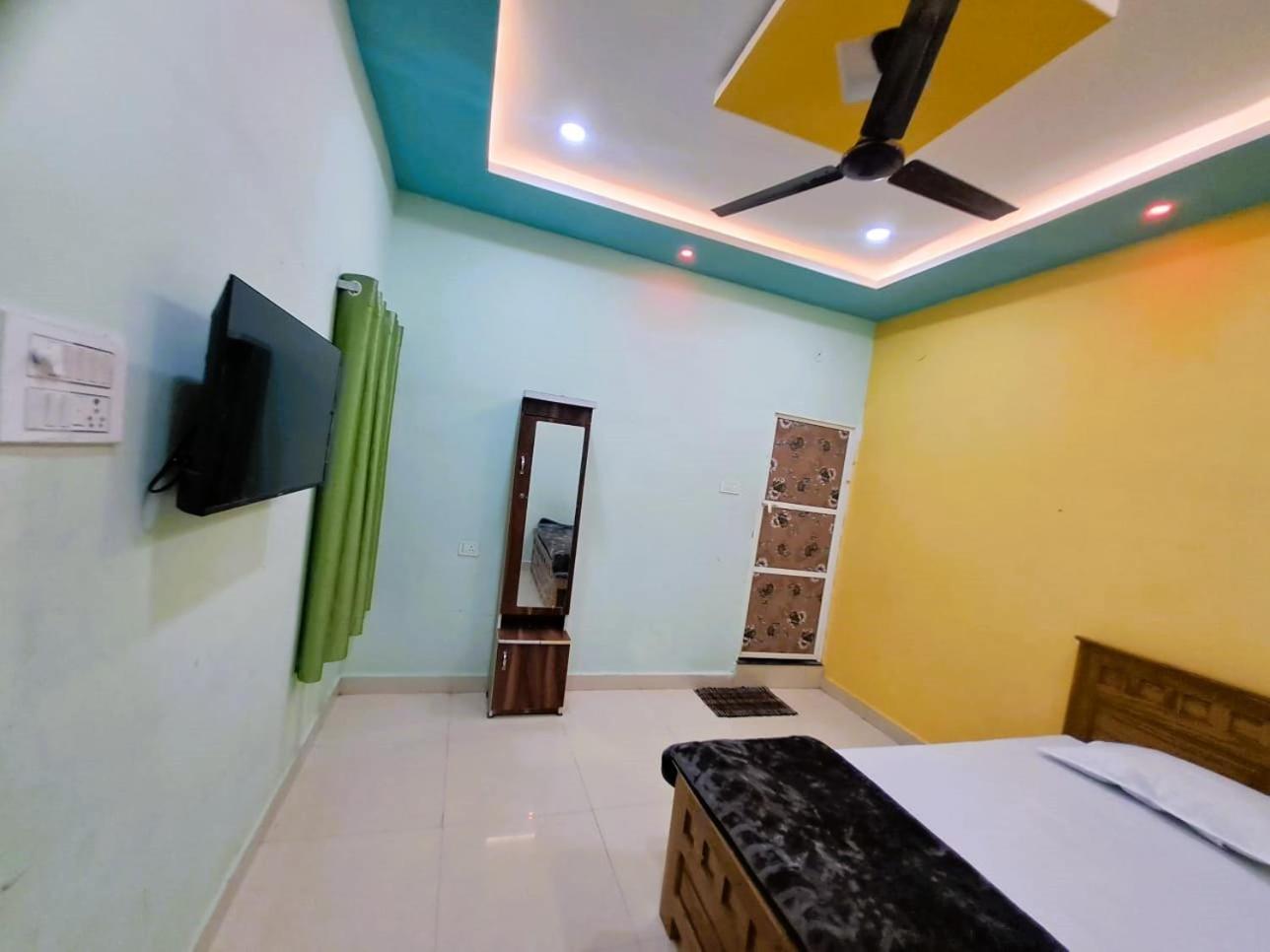 Utsav Lodge And Mangal Bhavan Pipariā Zewnętrze zdjęcie