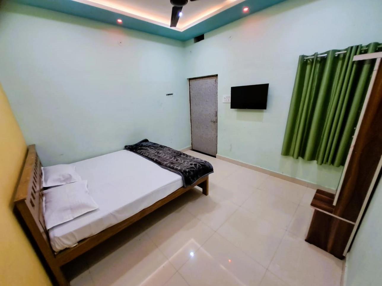 Utsav Lodge And Mangal Bhavan Pipariā Zewnętrze zdjęcie