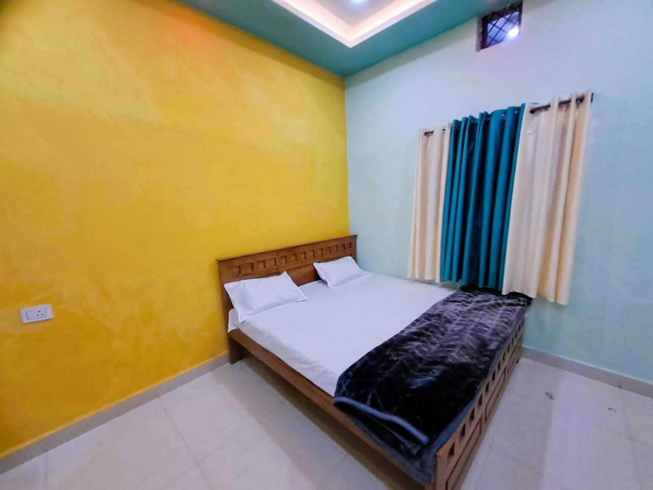 Utsav Lodge And Mangal Bhavan Pipariā Zewnętrze zdjęcie